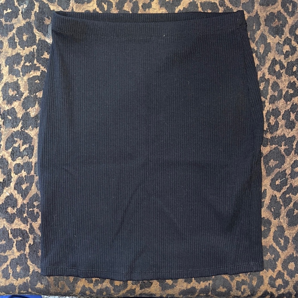 Fashion Nova black skirt